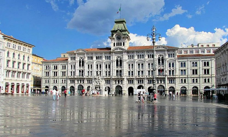 Il DSM-5 – Elementi di novità e criticità nella prospettiva della diagnosi psicologica Trieste, 18 ottobre 2013